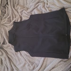 Women's Under Armour medium weight vest.